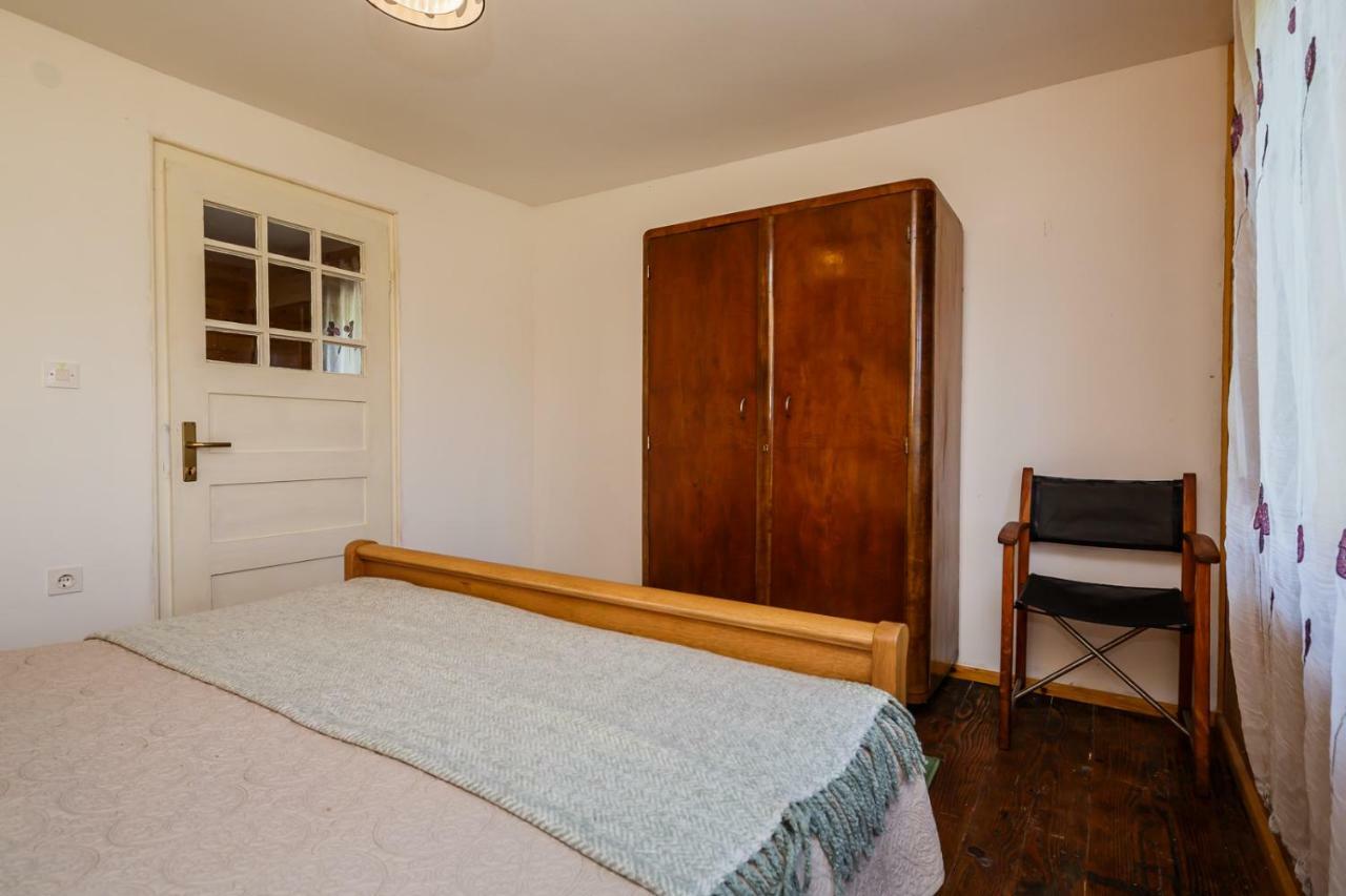 Plaški Beautiful Cottage With Heated Pool For 22 Ppl מראה חיצוני תמונה